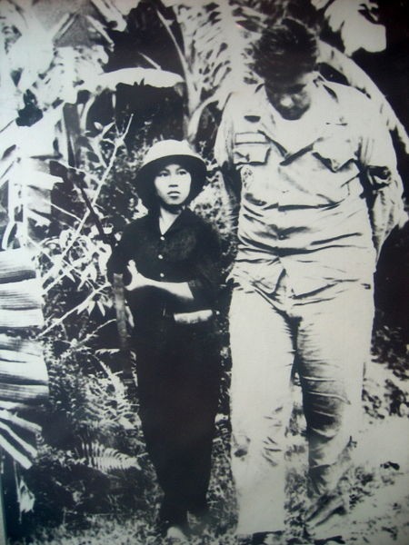 Bóng hồng Việt Nam - trên cả anh hùng - (phần 2) ảnh 35