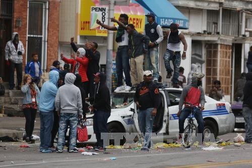 Mỹ: Hơn 200 người bị bắt giữ trong vụ bạo loạn ở Baltimore ảnh 1