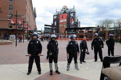 Mỹ: Hơn 200 người bị bắt giữ trong vụ bạo loạn ở Baltimore ảnh 2
