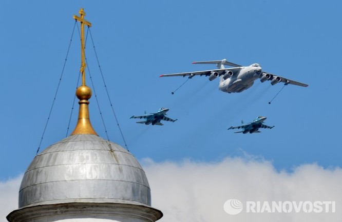 Cận cảnh không quân Nga diễn tập diễu hành trên bầu trời Moscow ảnh 3