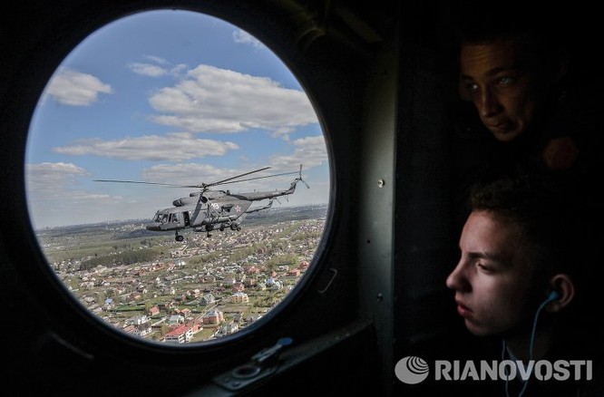 Cận cảnh không quân Nga diễn tập diễu hành trên bầu trời Moscow ảnh 9