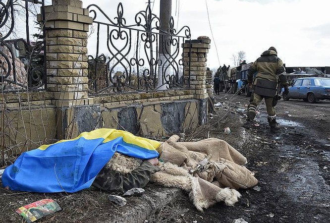 Cận cảnh xung đột Ukraine: một năm thảm họa ảnh 84