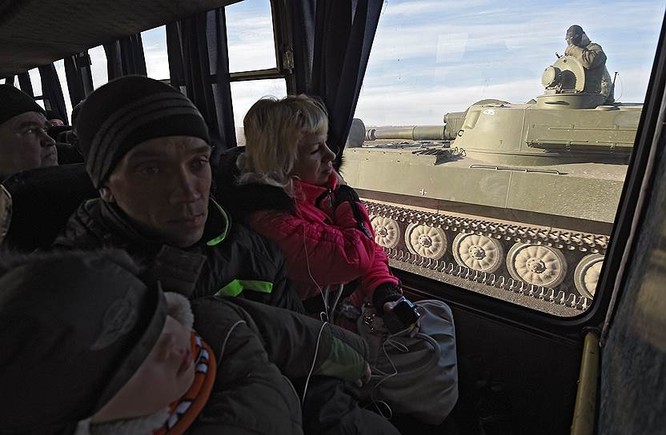 Cận cảnh xung đột Ukraine: một năm thảm họa ảnh 88