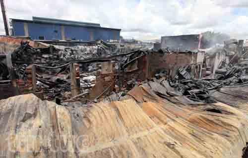  Hiện trường tan hoang sau vụ cháy trong KCN Hoàng Gia ảnh 1