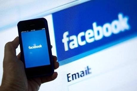 Người dùng smartphone đang “đốt” thời gian cho Facebook và Google ảnh 2