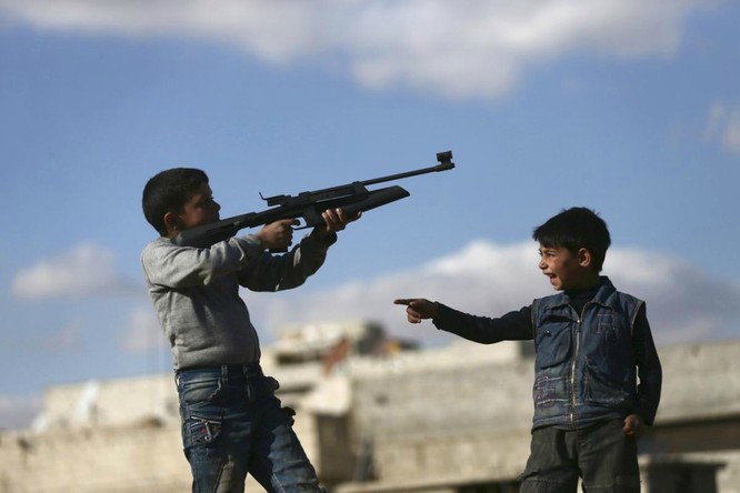 Chùm ảnh trẻ em Trung Đông trong chiến tranh ảnh 5