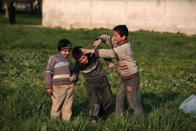 Chùm ảnh trẻ em Trung Đông trong chiến tranh ảnh 14