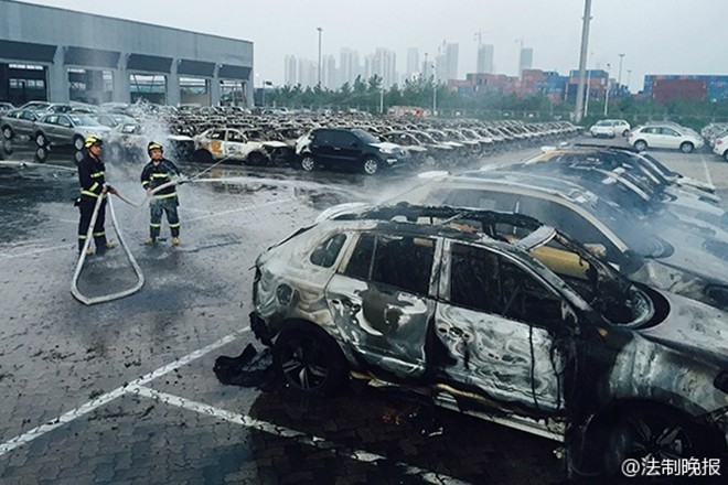 1.000 ôtô mới cháy đen vì vụ nổ ở Trung Quốc ảnh 2
