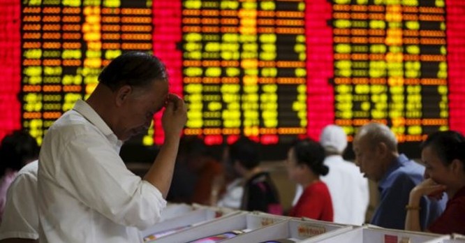 Trung Quốc đang chứng kiến sự tháo chạy của đầu tư nước ngoài. Chỉ trong vòng vài tuần tháng 7/2015, thị trường chứng khoán Trung Quốc đã 