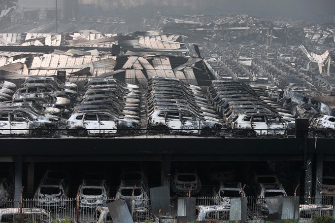 1.000 ôtô mới cháy đen vì vụ nổ ở Trung Quốc ảnh 1
