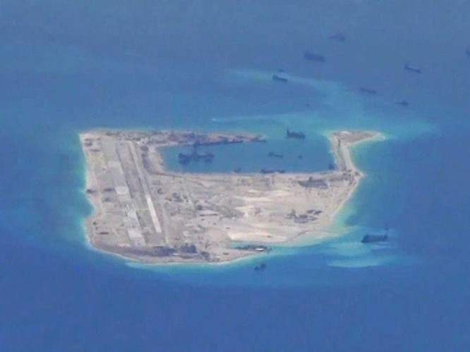 Trung Quốc xây đảo nhân tạo thành “cụm tàu sân bay không chìm” trên Biển Đông ảnh 18