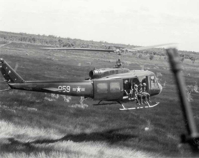 Cuộc chiến trực thăng Mỹ ở Việt Nam ảnh 4