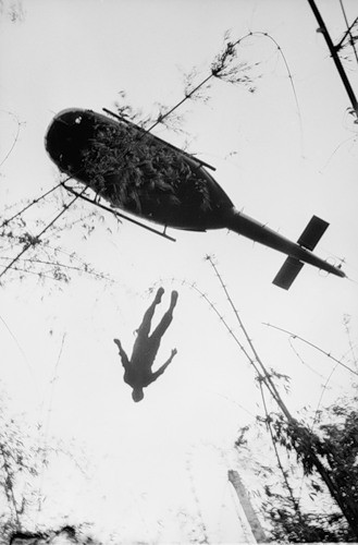 Cuộc chiến tranh Việt Nam qua ảnh của Henry Hyuet ảnh 19