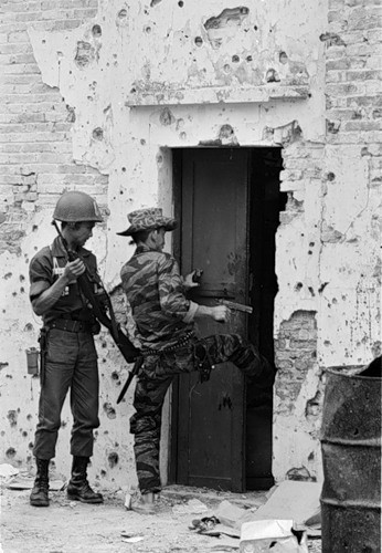 Cuộc chiến tranh Việt Nam qua ảnh của Henry Hyuet ảnh 38