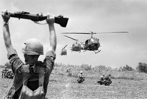 Cuộc chiến tranh Việt Nam qua ảnh của Henry Hyuet ảnh 42