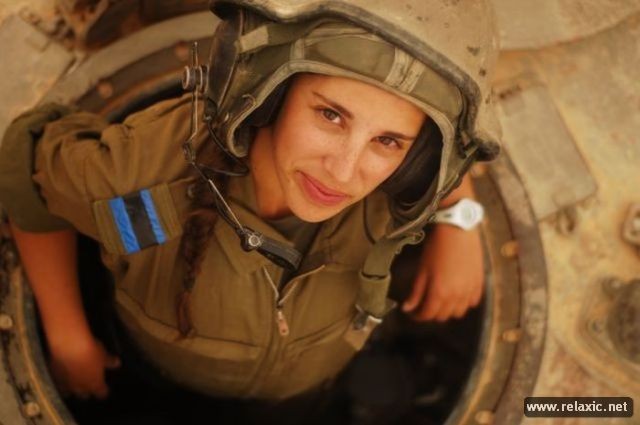 Những nữ quân nhân xinh đẹp Israel khiến giới mày râu cũng phải cúi chào ảnh 13