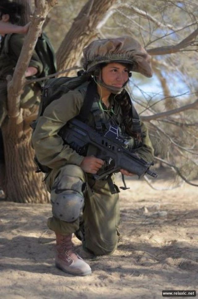 Những nữ quân nhân xinh đẹp Israel khiến giới mày râu cũng phải cúi chào ảnh 15