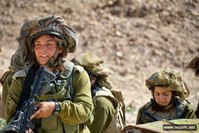 Những nữ quân nhân xinh đẹp Israel khiến giới mày râu cũng phải cúi chào ảnh 29