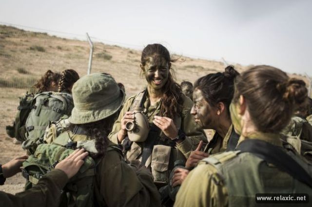 Những nữ quân nhân xinh đẹp Israel khiến giới mày râu cũng phải cúi chào ảnh 51