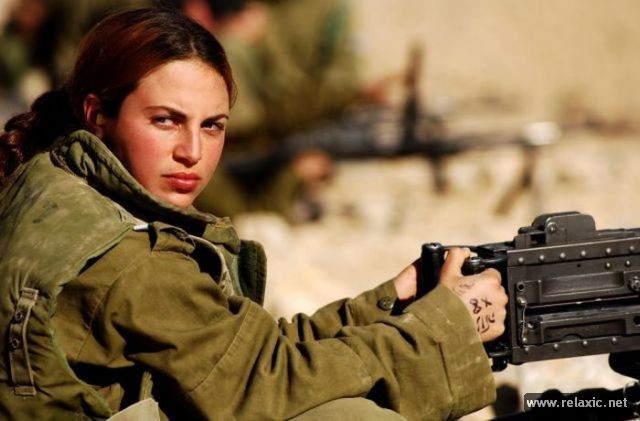 Những nữ quân nhân xinh đẹp Israel khiến giới mày râu cũng phải cúi chào ảnh 75