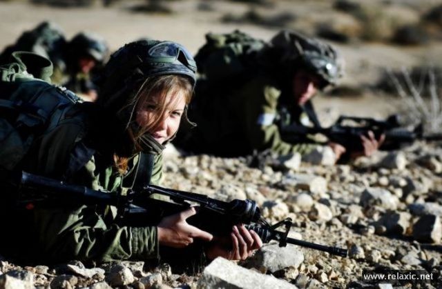 Những nữ quân nhân xinh đẹp Israel khiến giới mày râu cũng phải cúi chào ảnh 77