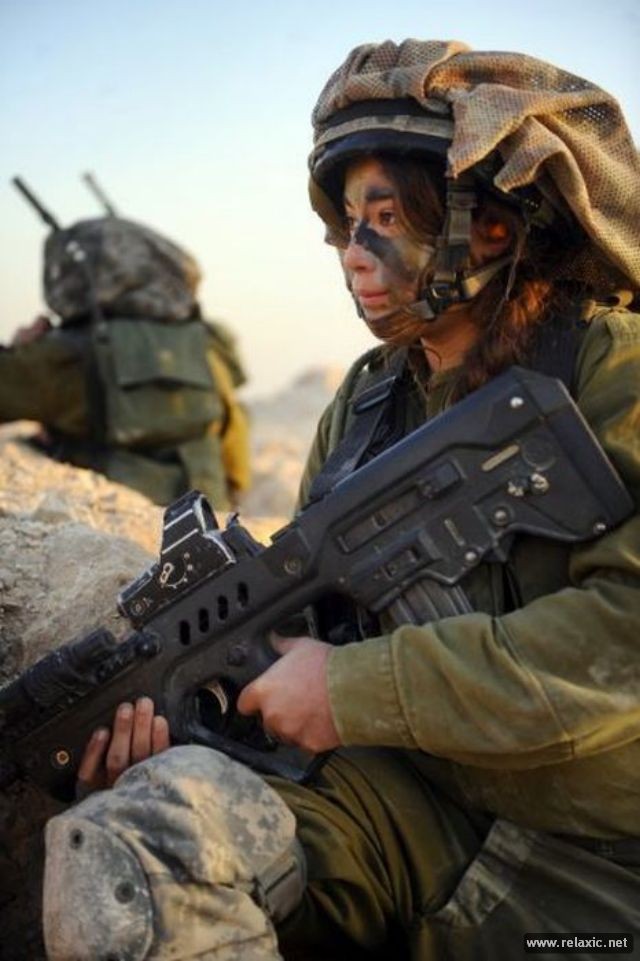 Những nữ quân nhân xinh đẹp Israel khiến giới mày râu cũng phải cúi chào ảnh 91