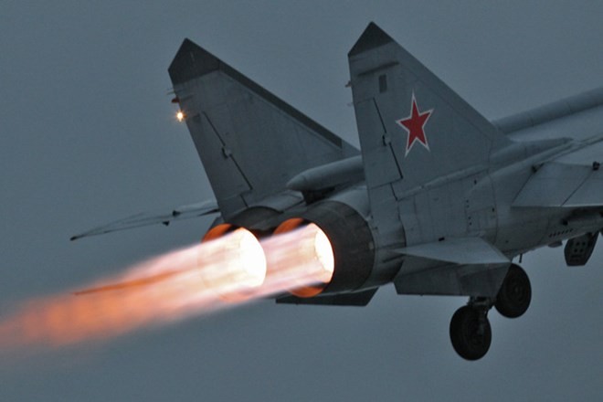 Khám phá bí mật siêu tiêm kích thống trị bầu trời MiG-31 ảnh 6