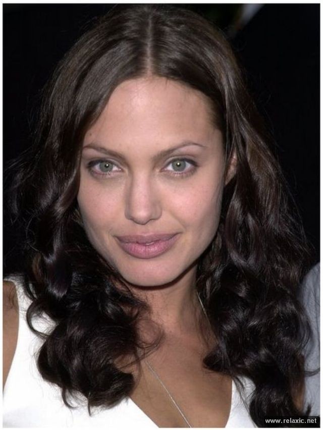 Sự thay đổi phong cách của Angelina Jolie ảnh 9