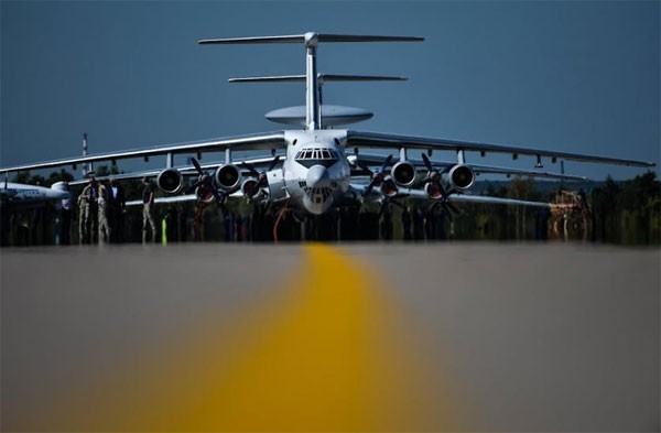 Nga 'trình làng' hàng loạt máy bay mới tại MAKS 2015 ảnh 9