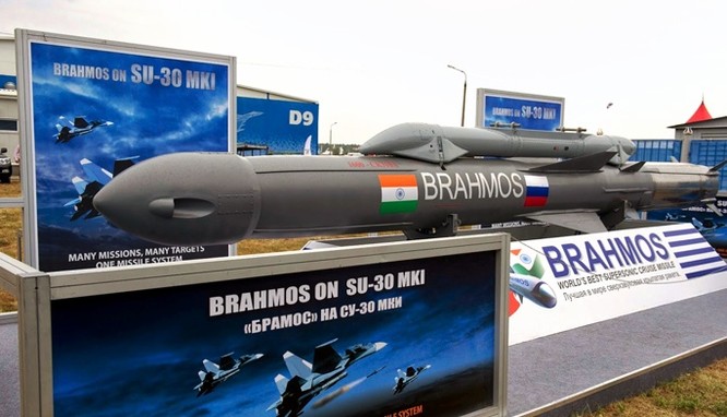 Từ năm 2016, máy bay Su-30MK sẽ được trang bị tên lửa BrahMos ảnh 1