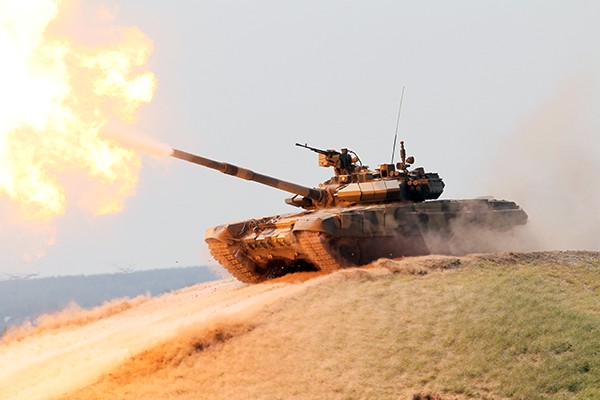 T-90 thử nghiệm thực tế chiến đấu trong sa mạc ảnh 4