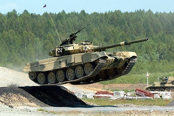 T-90 thử nghiệm thực tế chiến đấu trong sa mạc ảnh 10