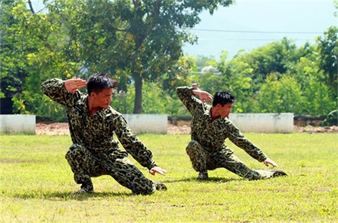 Lính đặc công luyện tập tác chiến chống khủng bố ảnh 11