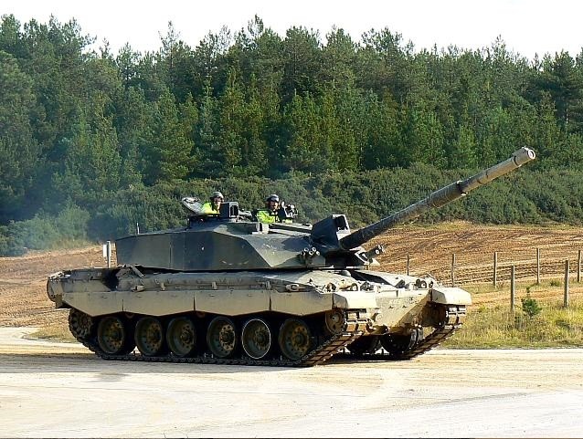 Giá của tăng T- 14 Armata ở đâu trên thị trường thế giới ? ảnh 4