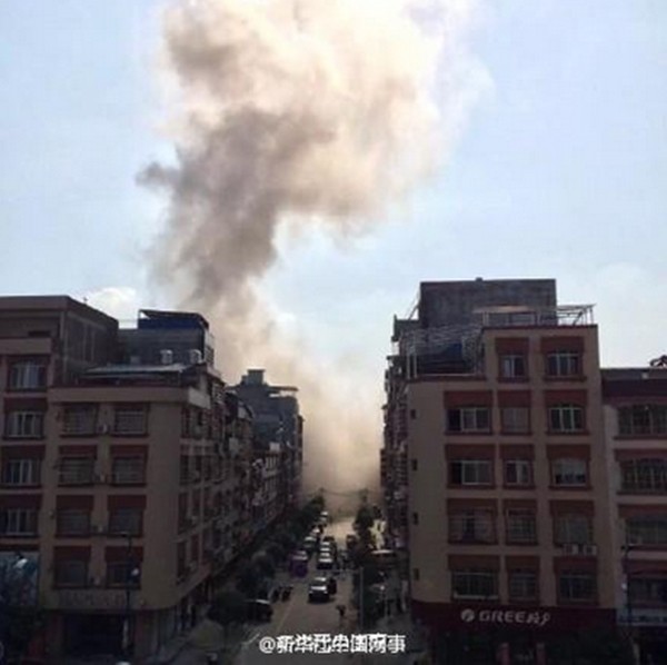Bom nổ liên tiếp 17 địa điểm tại Trung Quốc, nhiều tòa nhà sập ảnh 15