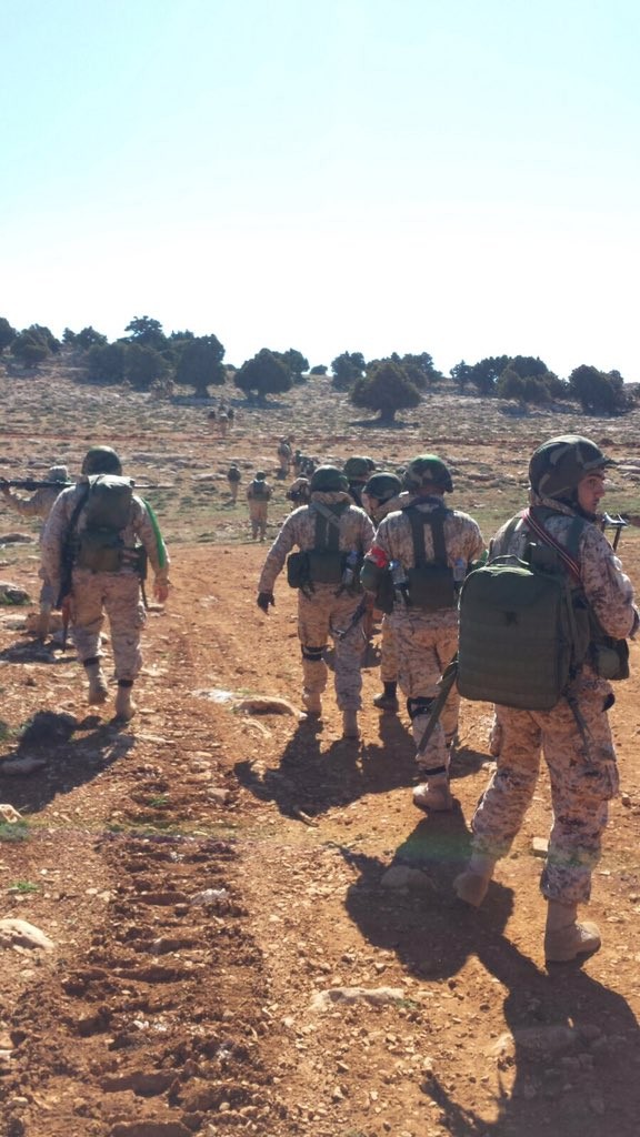 Chiến trận giằng co ác liệt giữa quân đội Syria và chiến binh IS, en - Nursa ảnh 12