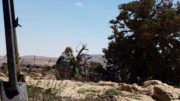 Chiến trận giằng co ác liệt giữa quân đội Syria và chiến binh IS, en - Nursa ảnh 13