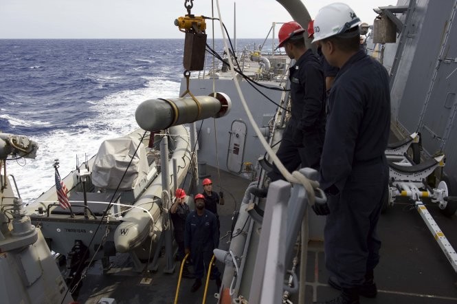 Khu trục hạm Mỹ đang tiến sát đảo nhân tạo, Trung Quốc phản ứng mạnh ảnh 5