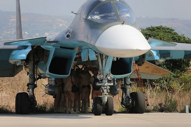 Đột nhập căn cứ không quân Nga ở Syria ảnh 23