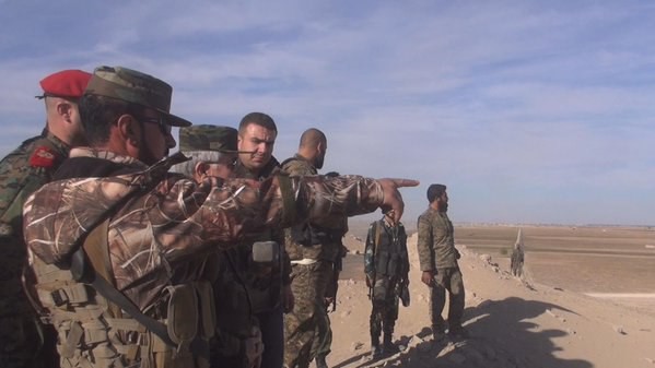 Quân đội Syria cố gắng tấn công, IS quyết giữ nguồn sống ảnh 16