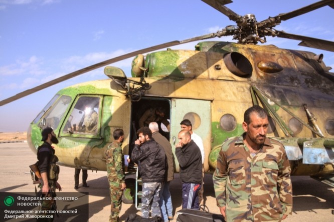Cầu hàng không Mi-8: nguồn sống của Deir ez-Zor ảnh 1