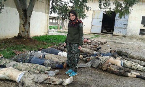 Cảnh đền tội kinh hoàng của IS trước họng súng nữ binh người Kurd ảnh 2