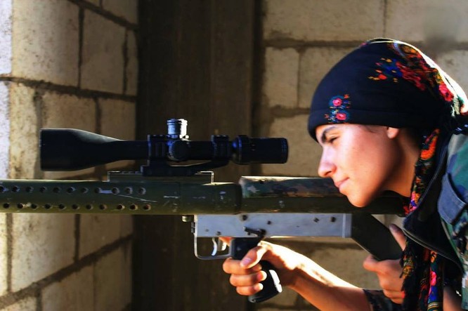 Cảnh đền tội kinh hoàng của IS trước họng súng nữ binh người Kurd ảnh 18
