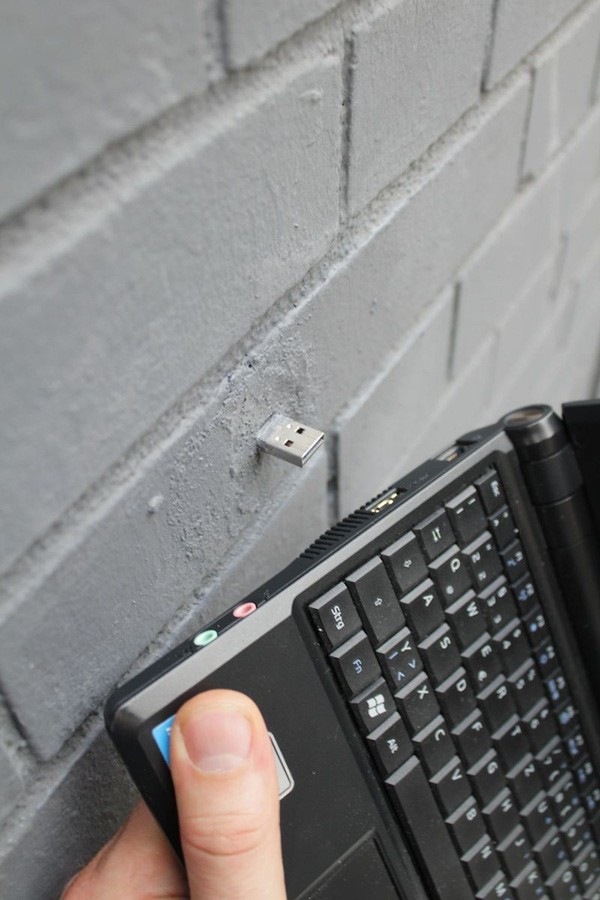 Những chiếc USB bí ẩn giấu trong bức tường trên khắp thế giới ảnh 4