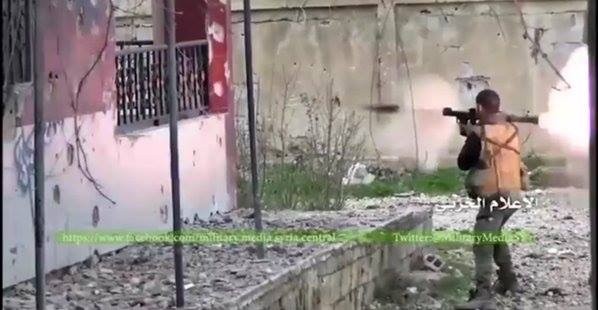 Video: Quân đội Syria giải phóng thành phố Sheikh Miskeen ảnh 5