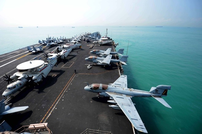 Cụm tàu sân bay chiến đấu Mỹ phô diễn uy lực ở Biển Đông ảnh 3