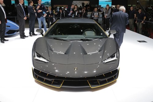 Lamborghini Centenario chính thức xuất hiện với giá bán 1,9 triệu USD ảnh 4