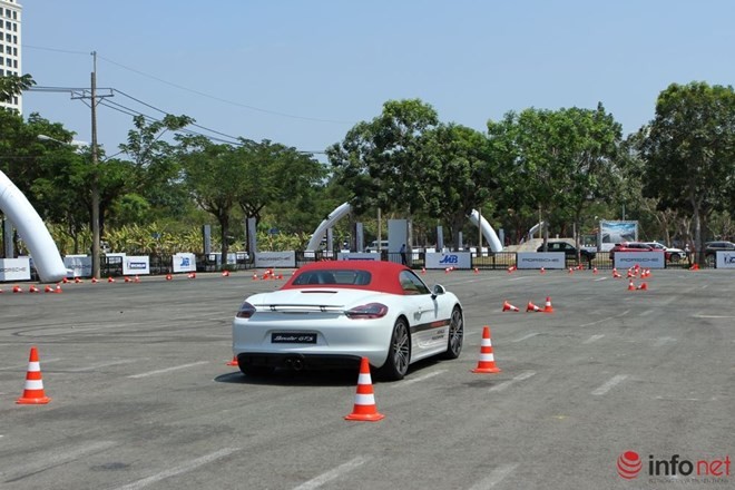 Lái thử siêu xe Porsche tại Việt Nam: Từ sợ hãi đến phấn khích ảnh 12