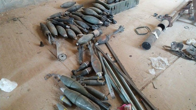 Quân đội Syria phát hiện ra một kho vũ khí ở Palmyra ảnh 4