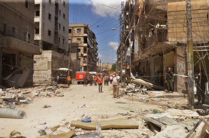 Ảnh: Thực tế đời sống của người dân Aleppo dưới mưa đạn pháo từ khủng bố Al Nusra ảnh 23